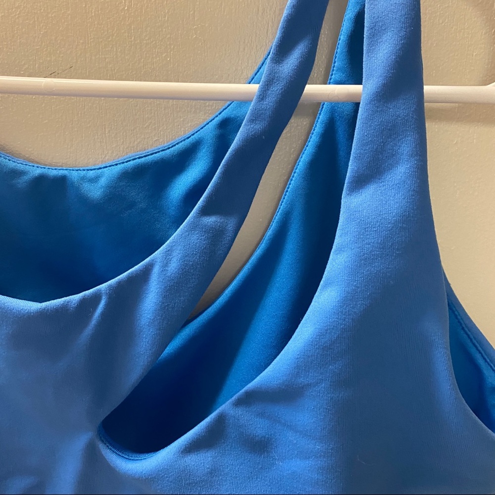 ALO Yoga Blue Cutout Sports Bra - Picture 4 of 6